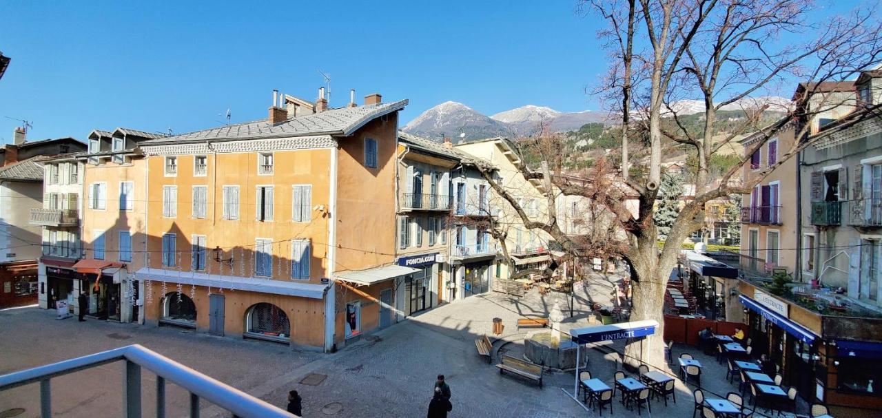 L'Hivernet, Grand Triplex Neuf Au Coeur D'Embrun Acces Facile Zewnętrze zdjęcie
