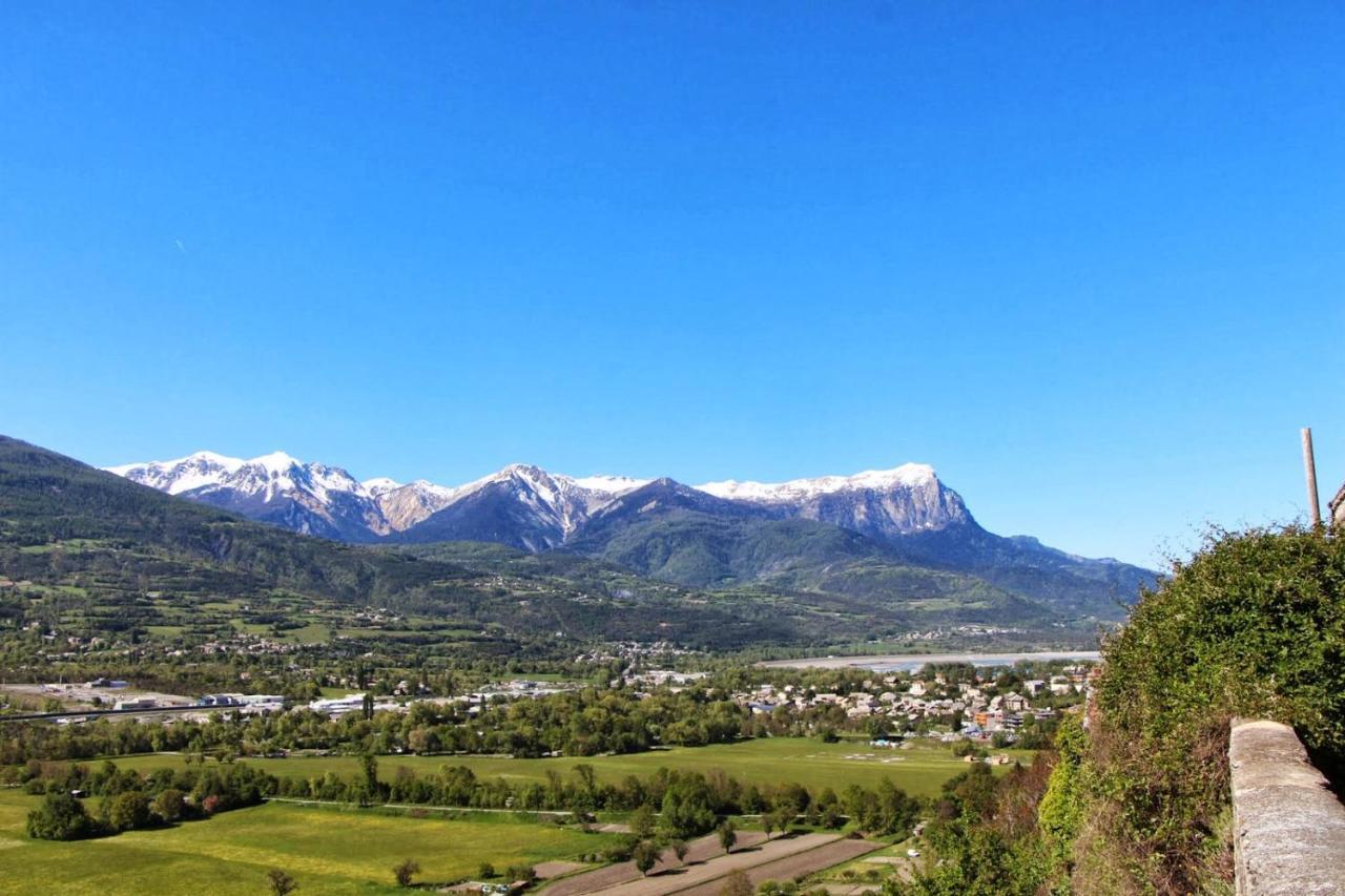L'Hivernet, Grand Triplex Neuf Au Coeur D'Embrun Acces Facile Zewnętrze zdjęcie